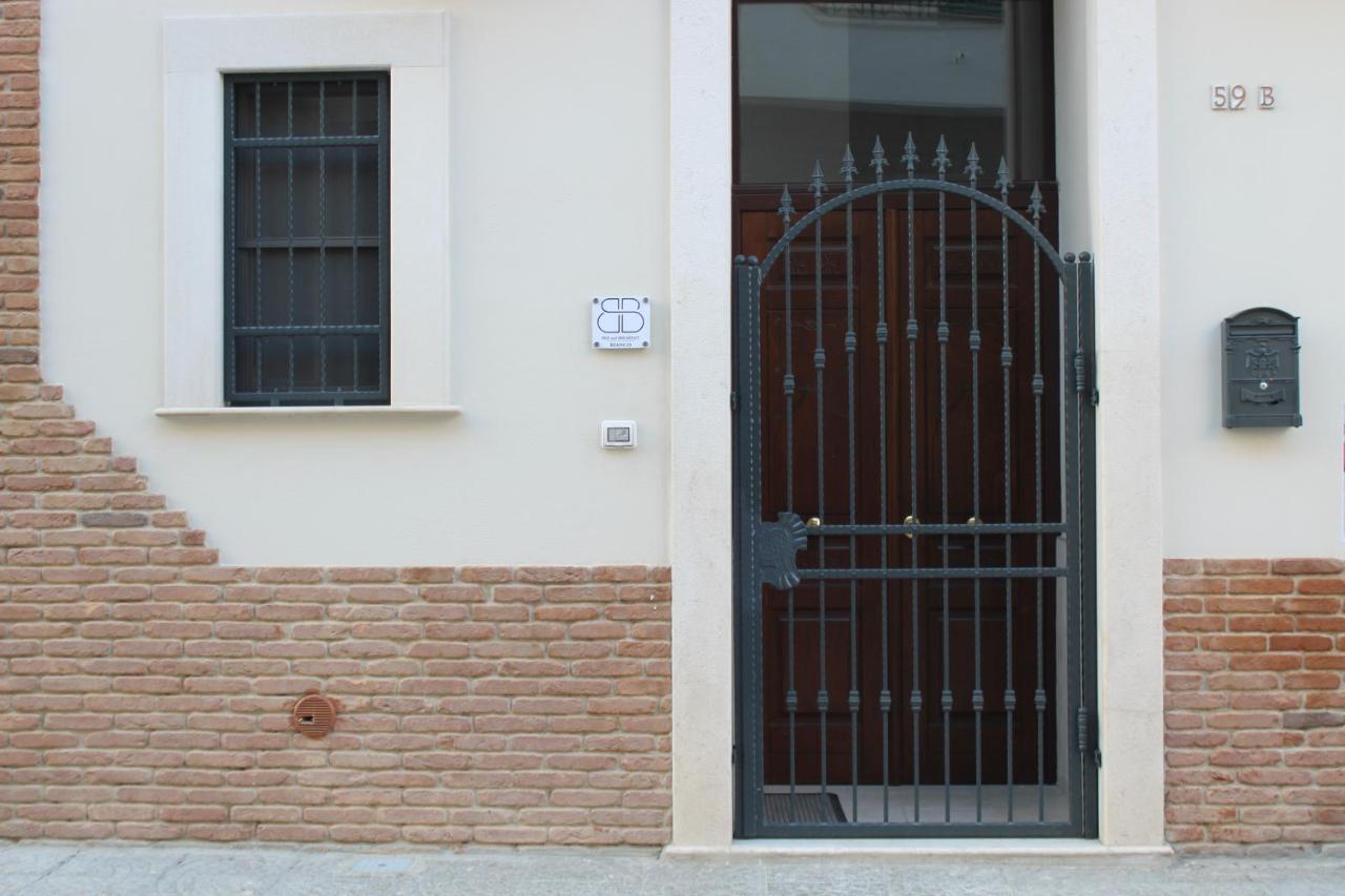 B&B Bianco Apartments Orta Nova Eksteriør billede